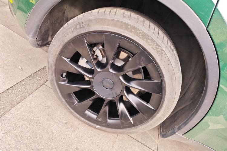 Used Tesla Model Y 2022 Long-Range All-Wheel-Drive Version
