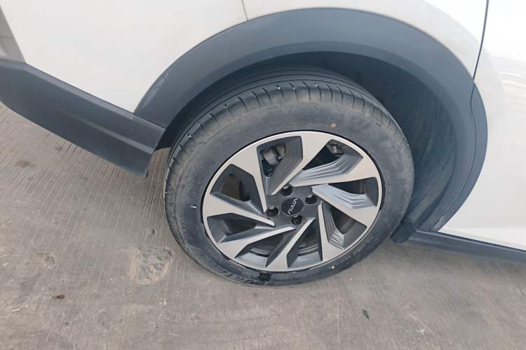 Used Dongfeng Aeolus Yixuan GS 2021 230T Automatic Star-Chasing Edition Right Rear Wheel Hub