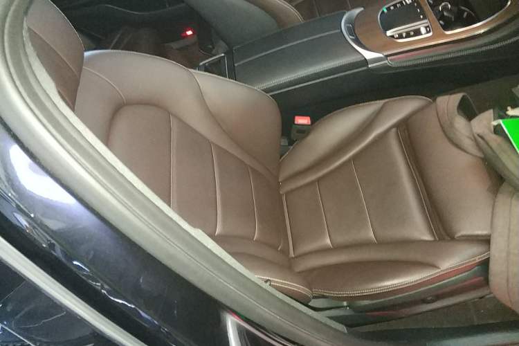 Used Mercedes-Benz GLC 2021 GLC 300 L 4MATIC Dynamic Model Right Front Seat