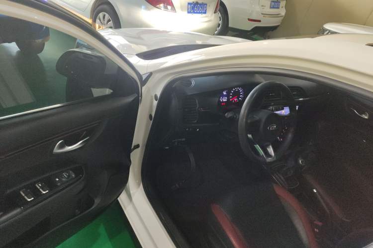 Used Kia KX Cross 2017 1.4L MT GLS