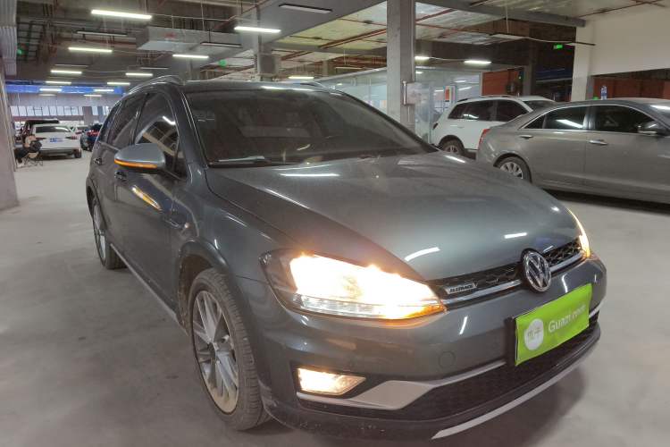 Used Volkswagen Golf 2019 1.8TSI Travel Edition