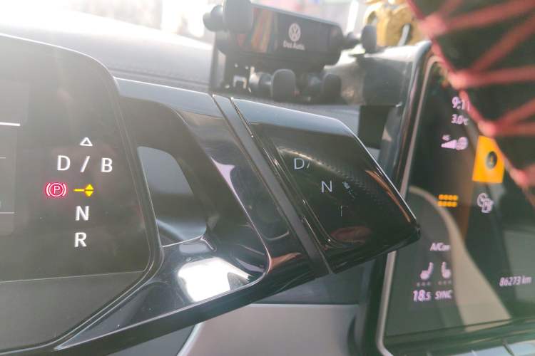 Used Volkswagen ID.6 CROZZ 2021 Long-Range PURE+ Edition Gear Lever