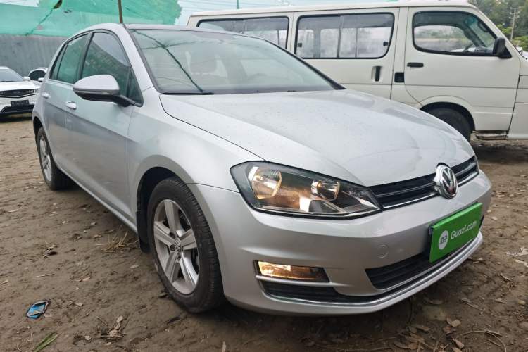 Used Volkswagen Golf 2015 1.6L Automatic Comfort Model Front Right 45 Deg