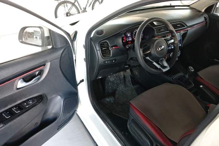 Used Kia KX Cross 2017 1.4L MT GLS