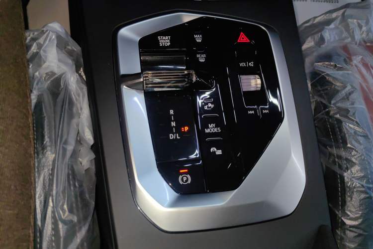 Used BMW 2 Series 2025 225L M Sport Night Edition Package Gear Lever