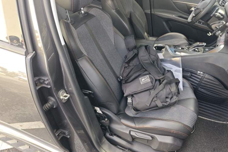 Used Peugeot 5008 2017 380THP 5-Seater Elite Edition Right Front Seat