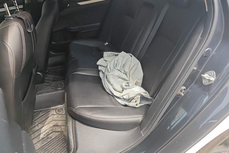 Used Honda Civic 2019 220TURBO CVT Dynamic Edition China VI Left Rear Seat