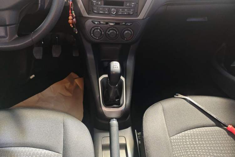 Used Peugeot 301 2016 1.6L Manual Comfort Edition Gear Lever