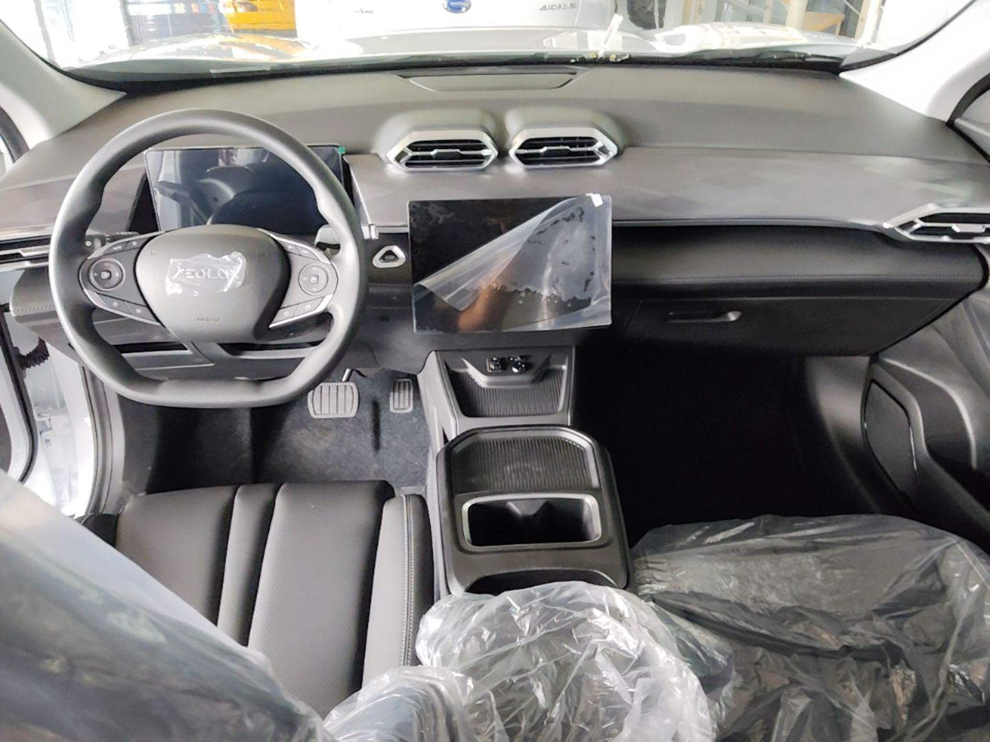 Dongfeng Aeolus SKY EV01 2025 530 km AIR Elite Edition — снимка 12