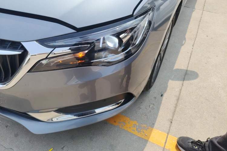 Used Buick GL6 2018 18T 6-Seater Prestige Model Left Front Headlight