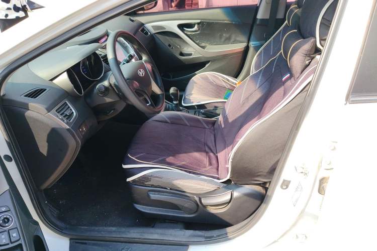 Used Hyundai Elantra (5th Generation / Langdong) 2015 1.6L Manual Leading Model