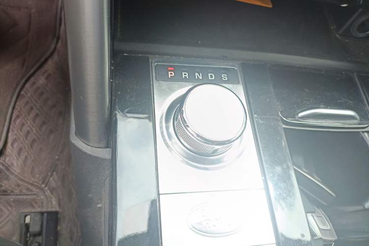 Used Land Rover Discovery 2020 3.0 SC V6 30th Anniversary Special Edition Gear Lever