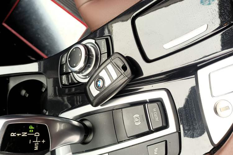 Used BMW 5 Series 2017 520Li Elegant Edition
