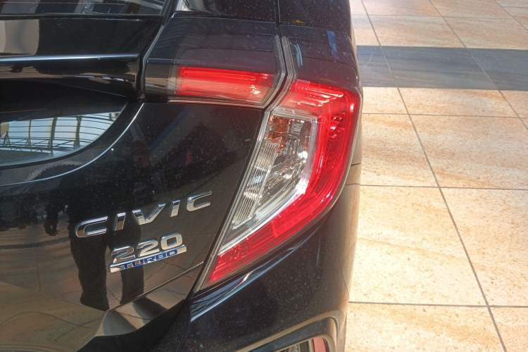 Used Honda Civic 2021 HATCHBACK 220TURBO CVT Trendy Cool Edition
