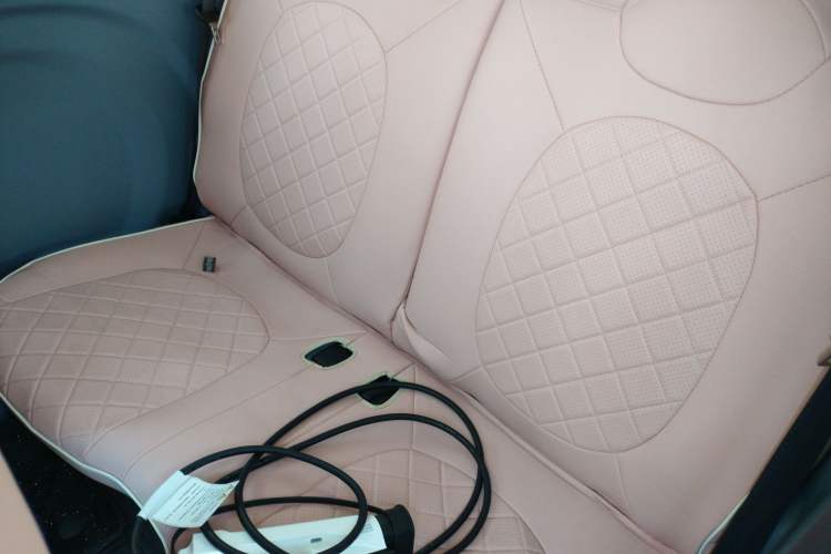 Used Bestune Pony 2025 222km Range Elegant Horse
