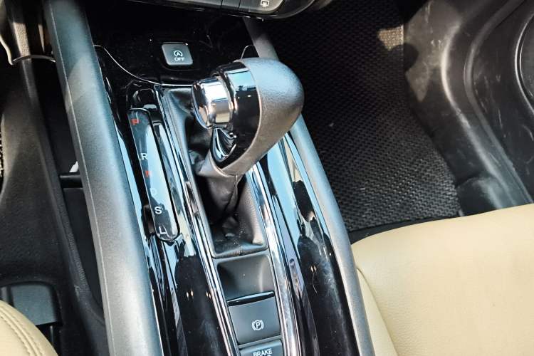 Used Honda Vezel 2016 1.8L CVT Front-Wheel Drive Pioneer Edition