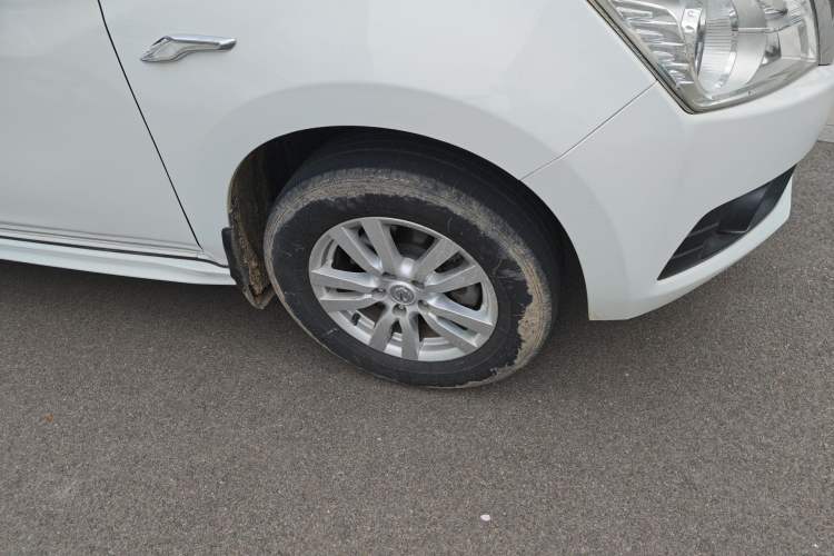 Used Venucia T70 2015 2.0L CVT Smart Choice Edition Right Front Wheel Hub