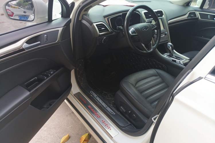 Used Ford Mondeo 2013 2.0L GTDi 200 Luxury Model Driver Seat