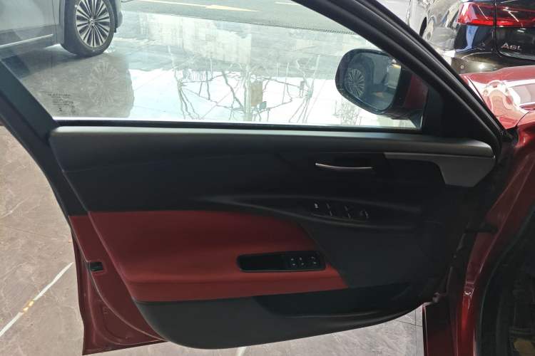 Used Jaguar XE 2015 2.0T 200 PS R-Sport