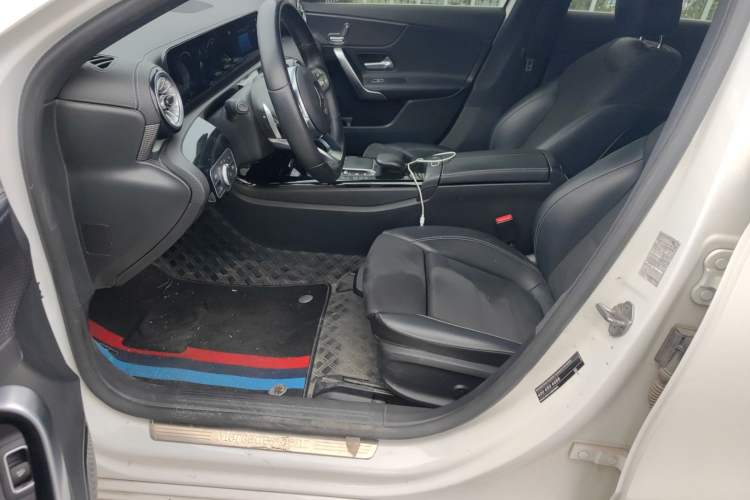 Used Mercedes-Benz A-Class 2022 Revised Version A 200 L Sport Sedan Fashionable Style