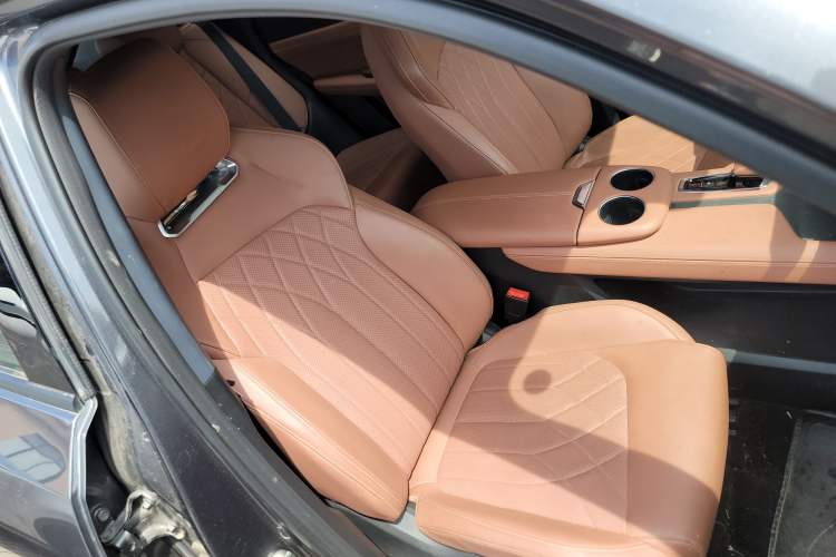 Used CHANGAN UNI-Z New Energy 2024 Blue Whale Smart Electric iDD 125km Beyond Edition
