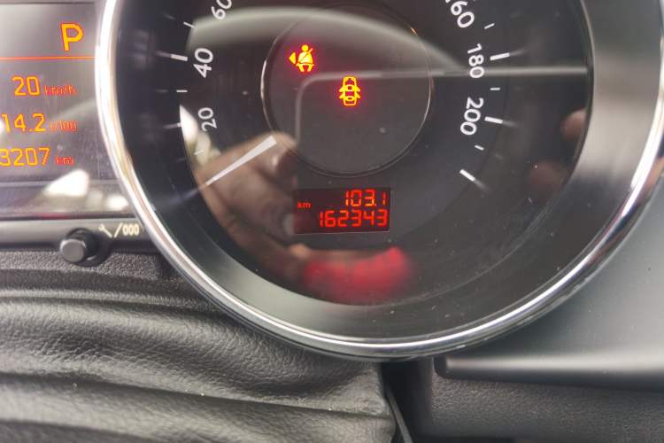 Used Peugeot 3008 2013 2.0L Automatic Trend Edition Odometer Close Up