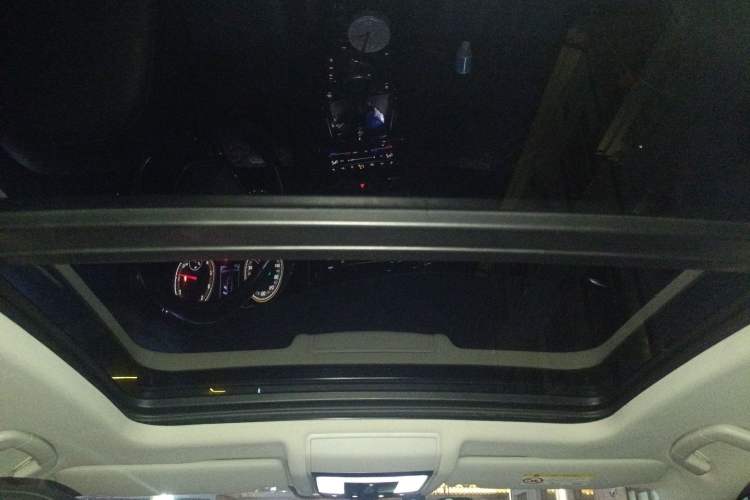 Used Volkswagen Passat 2020 Facelift 330TSI Elite Edition China VI Standard