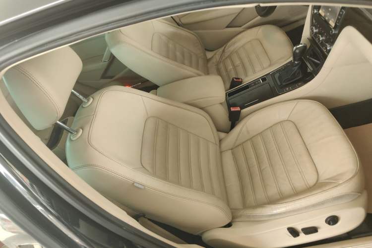 Used Volkswagen Passat 2015 1.8TSI DSG Prestige Edition
