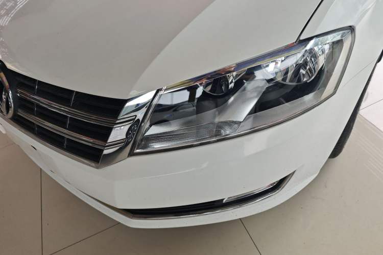 Used Volkswagen Lavida 2013 Revised Version 1.6L Automatic Luxury Edition Left Front Headlight