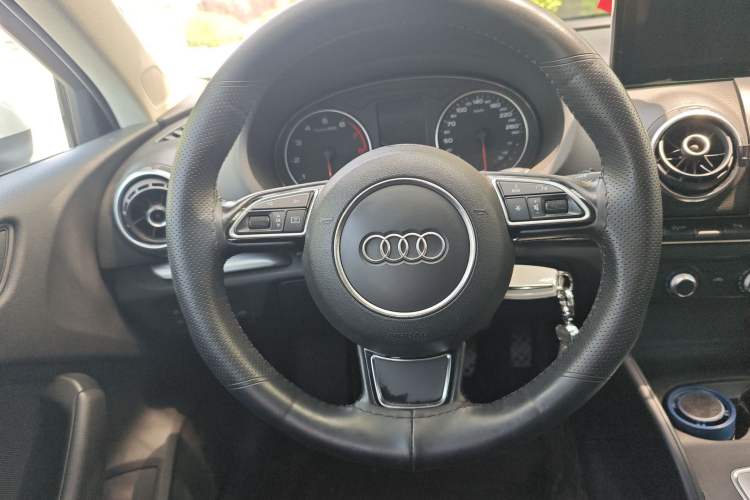 Used Audi A3 2016 Limousine 35 TFSI Prestige Edition Steering Wheel