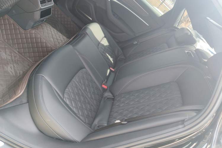 Used Audi A6L 2025 45 TFSI quattro Prestige Dynamic Edition + Premium Package
