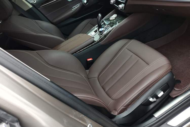 Used BMW 5 Series 2019 Facelifted 525Li Luxury Package