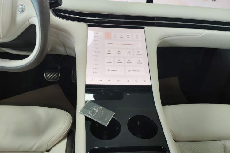 Used IM LS7 2023 100kWh Lux All-Wheel-Drive Version
