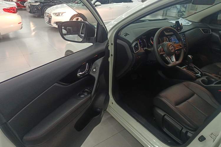 Used Nissan Qashqai 2023 Classic 2.0L CVT XV Comfort Edition
