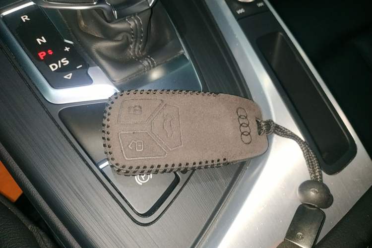 Used Audi A4L 2019 40 TFSI Fashion Version China V