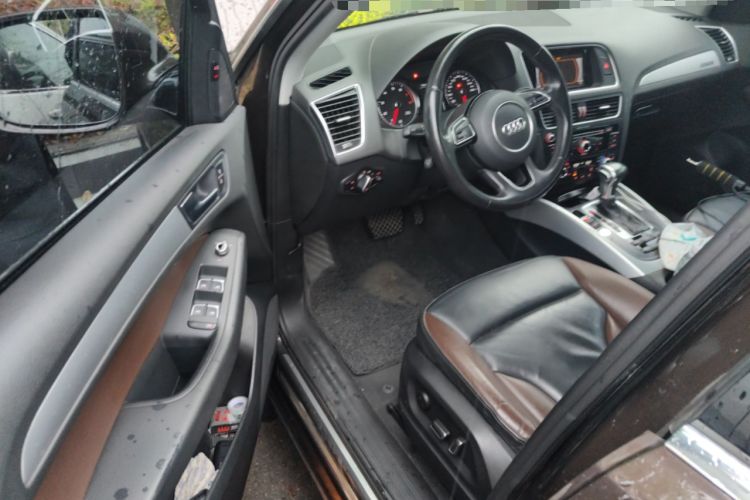 Used Audi Q5 2017 40 TFSI Technology Edition Driver Seat