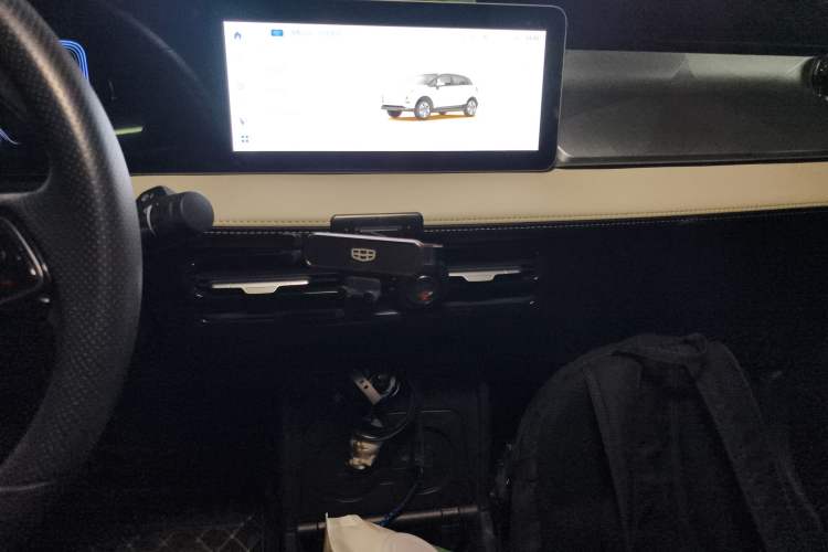 Used Geometry E Firefly 2022 401 km Linglong Tiger 4 Seats Audio And AC Panel