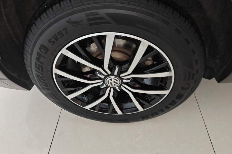 Used Volkswagen Tiguan L 2018 Facelift 330TSI Automatic Two-Wheel Drive Luxury Edition Right Rear Wheel Hub