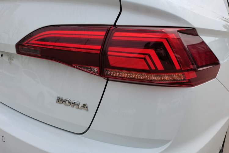 Used Volkswagen Bora 2019 1.5L Manual Fashion Edition Right Rear Taillight