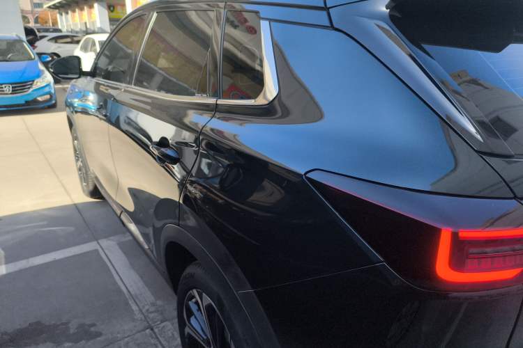 Used Dongfeng Aeolus Huge 2022 Mach Dual-Motor 1.5T MHD Dare-to-Dream Edition
