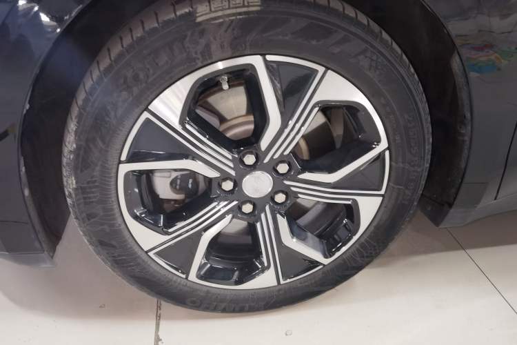 Used Hongqi E-QM5 2023 Revised Version Basic Travel Edition