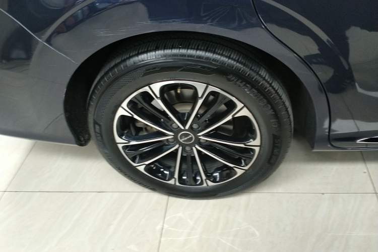 Used Roewe iMAX8 2022 400TGI Prestige Edition
