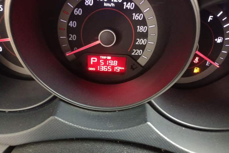 Used Kia Forte 2012 1.6L AT GL Commemorative Edition Odometer Close Up