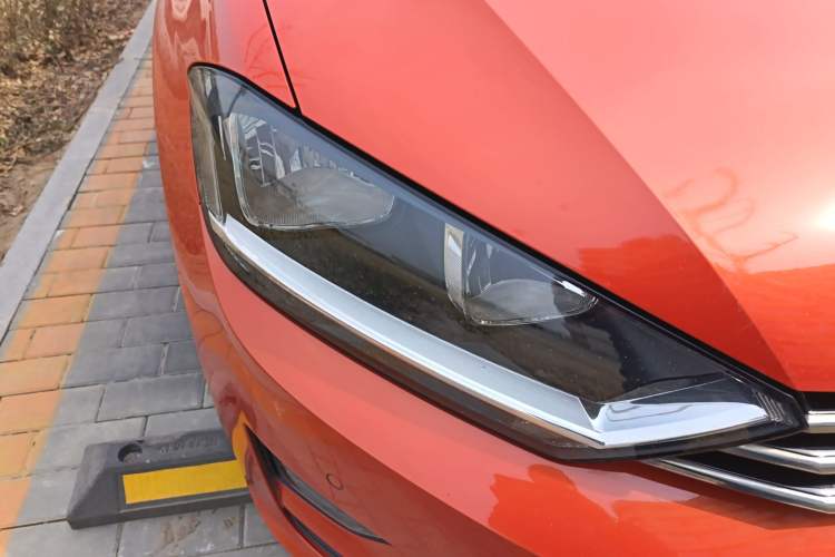 Used Volkswagen Golf Sportsvan 2016 230TSI Automatic Luxury Version Right Front Headlight