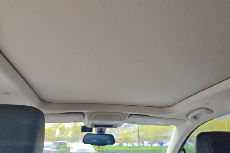 Used Cadillac XT5 2017 Anniversary Edition 25T Luxury Model Headliner