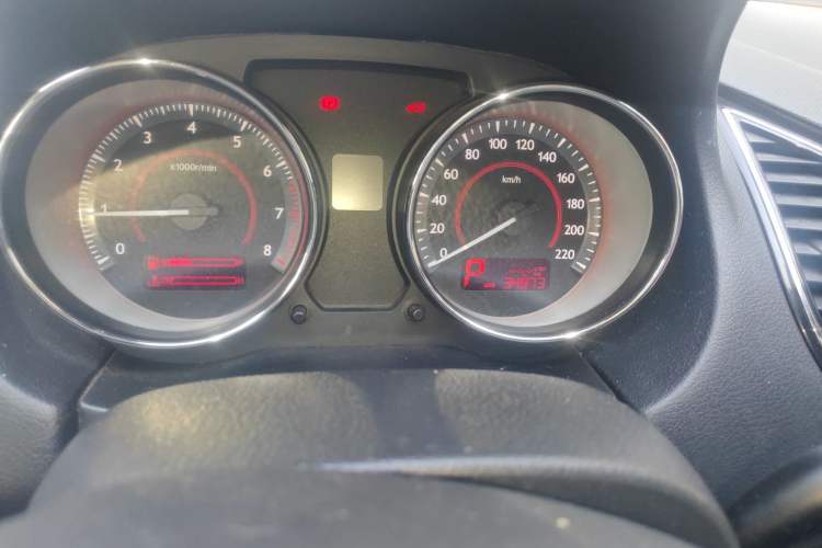 Used Bestune B50 2013 1.6L automatic luxury version Odometer Close Up