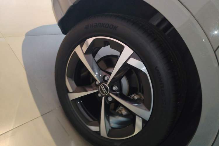 Used Audi Q3 2024 40 TFSI Fashion Dynamic Edition Launch Special Edition Right Rear Wheel Hub