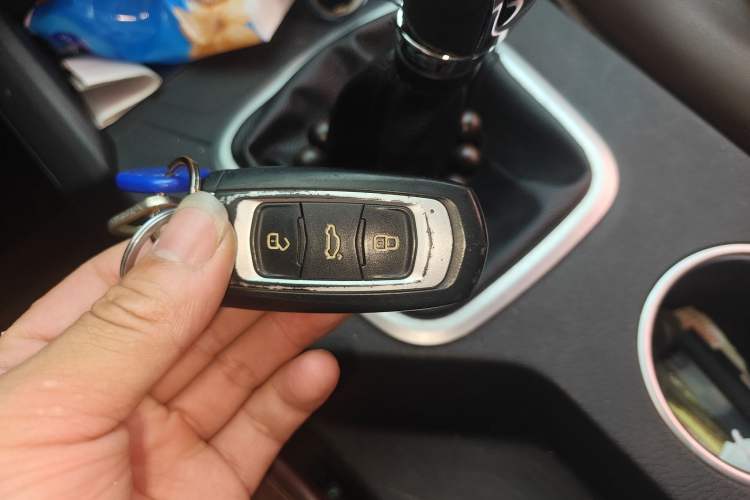 Used Geely Auto Vision X6 2016 1.8L Manual Luxury Model