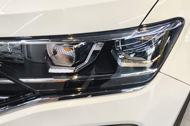 Used Volkswagen Tayron 2019 330TSI Two-Wheel Drive Luxury Model China VI Standard Left Front Headlight