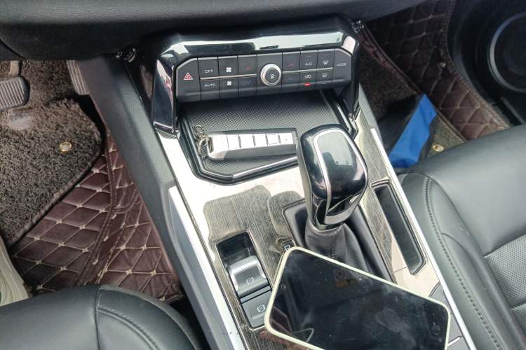 Used Wey VV7 2017 2.0T Ultra-Luxury Version Gear Lever